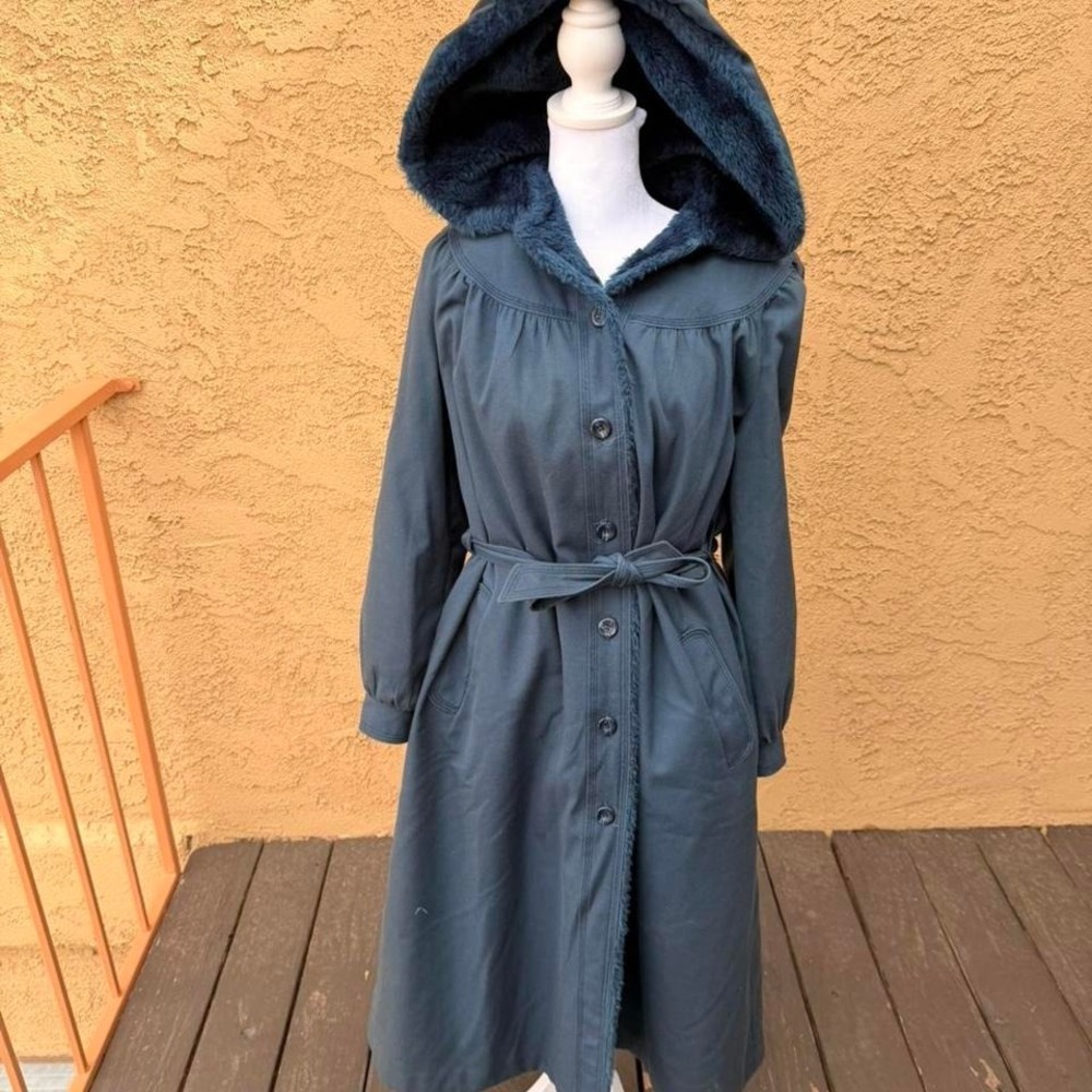 Vintage 70's bonders blue coat with faux fur hood and belt